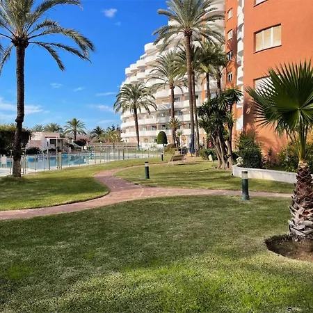 Bright Pool Walk To - Playa Real - Pass The Keys *