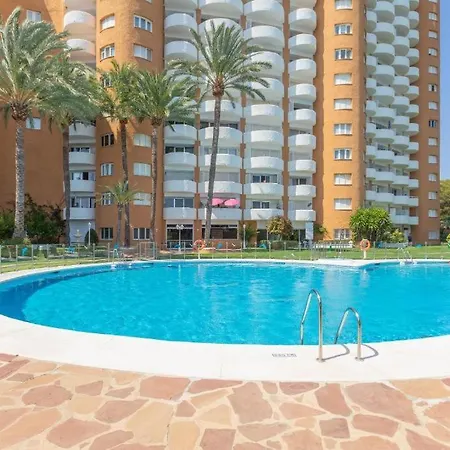 Апартаменты Bright Pool Walk To - Playa Real - Pass The Keys Марбелья