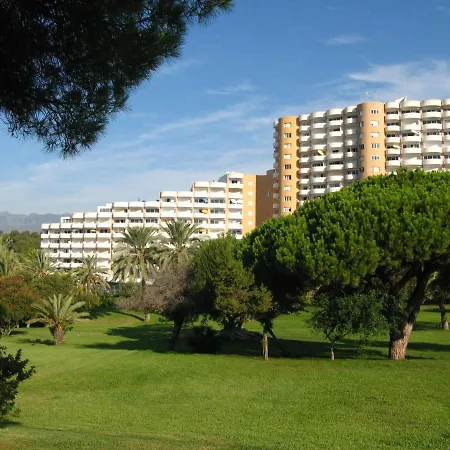Bright Pool Walk To - Playa Real - Pass The Keys Marbella