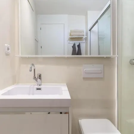 Apartment Bright Pool Walk To - Playa Real - Pass The Keys Marbella