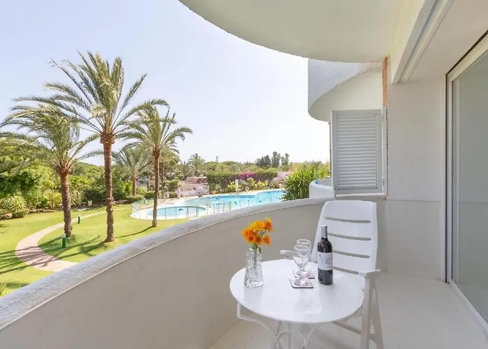 Bright Pool Walk To - Playa Real - Pass The Keys * Marbella