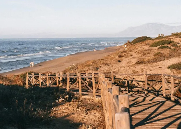 Bright Pool Walk To - Playa Real - Pass The Keys * Marbella