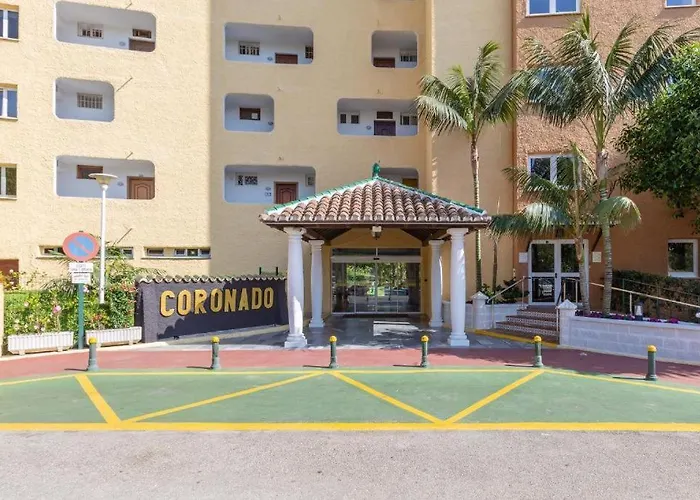 Апартаменты Bright Pool Walk To - Playa Real - Pass The Keys